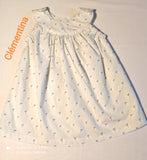 Robe d'été, petites fleurs sur fond écru